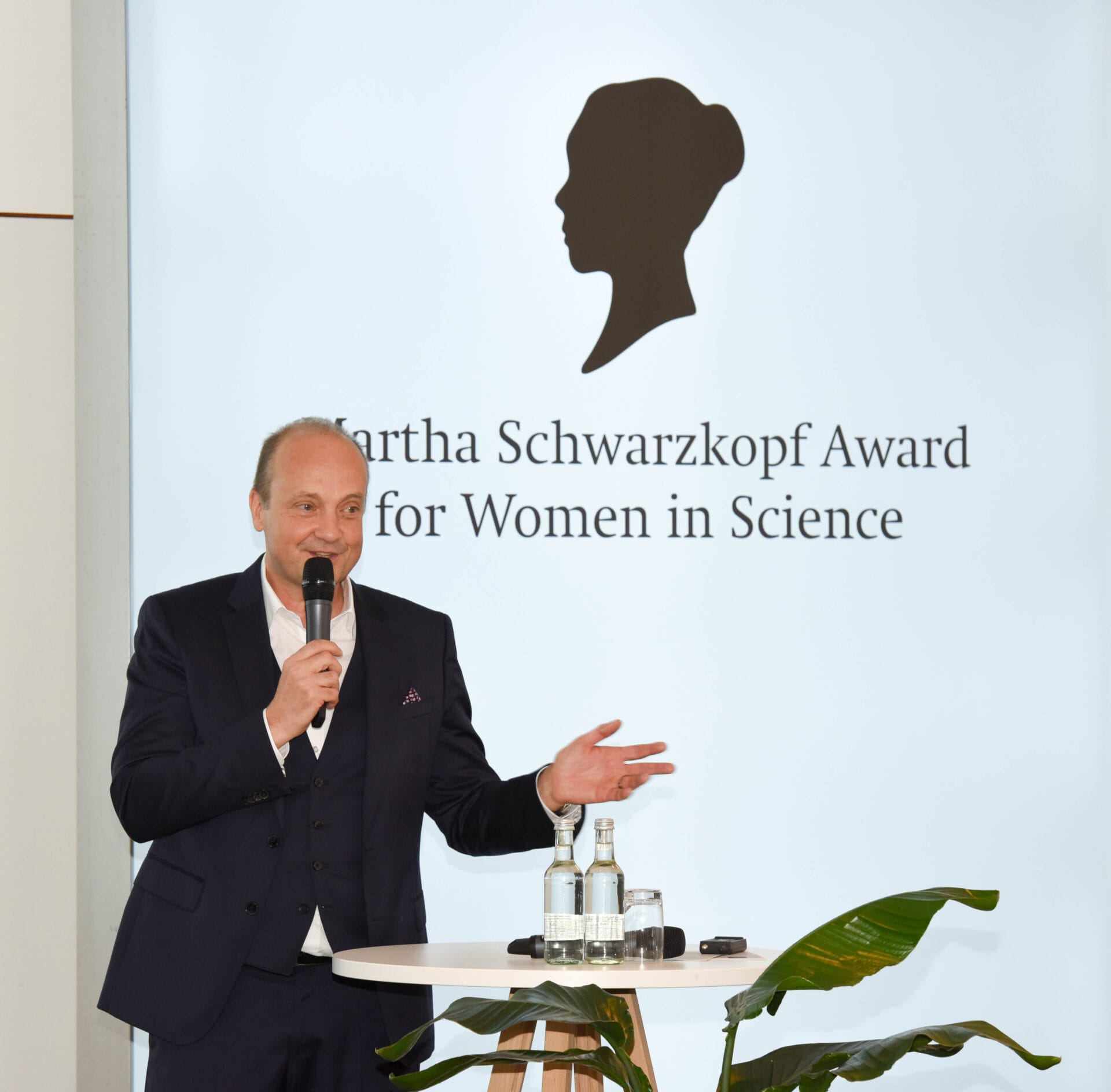 EURO COSMETICS Magazine • Henkel recognizes female researchers with the “Martha Schwarzkopf Award for Women in Science” • Euro Cosmetics • Euro Cosmetics